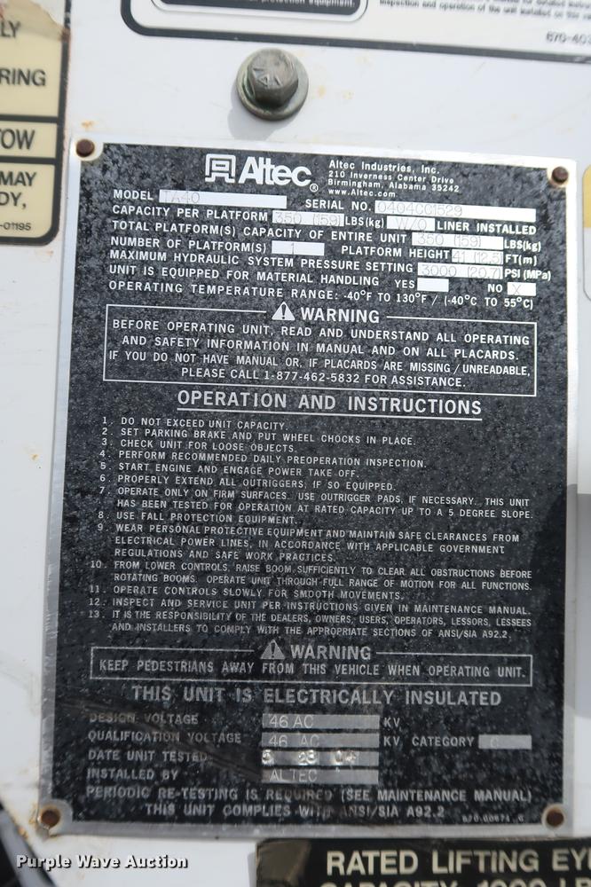 image for item EL9265 2005 International 4200 bucket truck