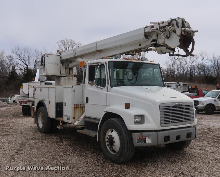 image for item EL9266 2001 Freightliner FL80 digger derrick truck
