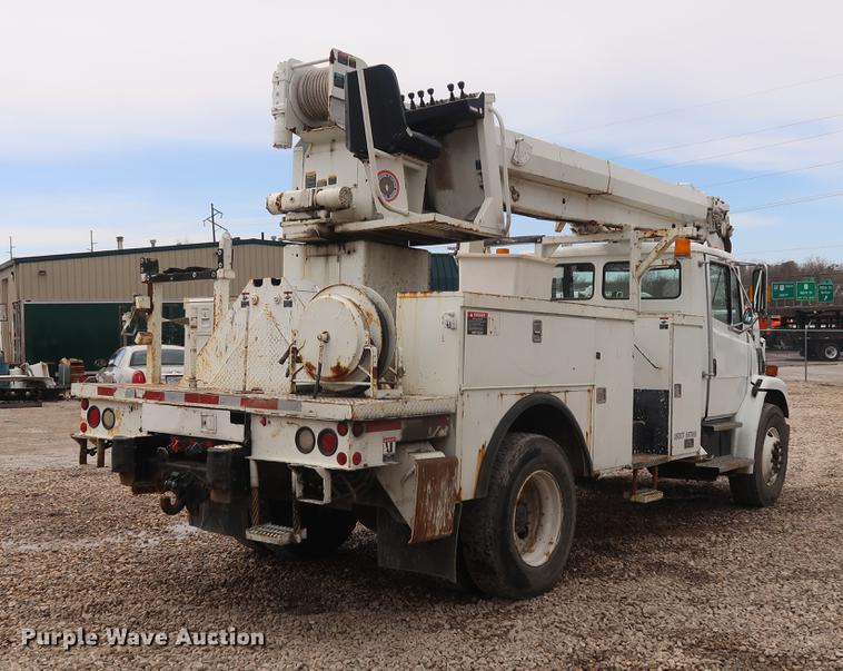 image for item EL9266 2001 Freightliner FL80 digger derrick truck