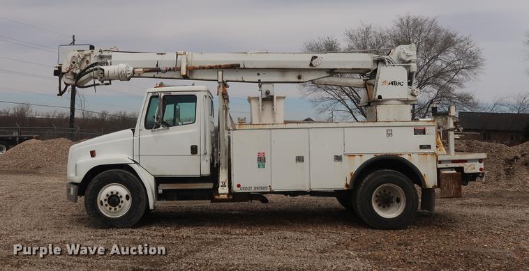 image for item EL9266 2001 Freightliner FL80 digger derrick truck