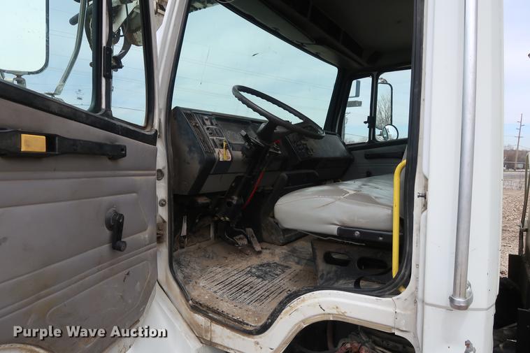 image for item EL9266 2001 Freightliner FL80 digger derrick truck