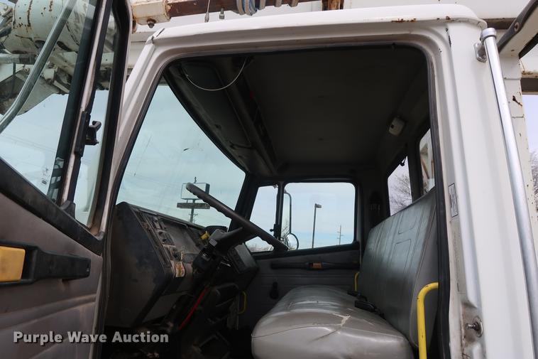 image for item EL9266 2001 Freightliner FL80 digger derrick truck