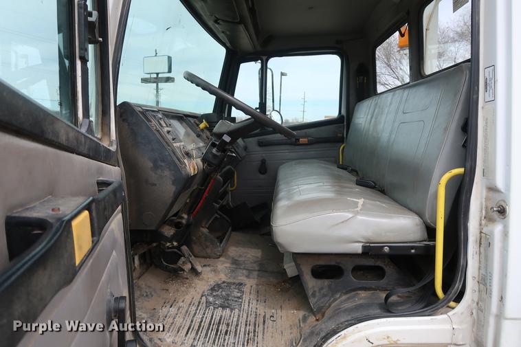 image for item EL9266 2001 Freightliner FL80 digger derrick truck