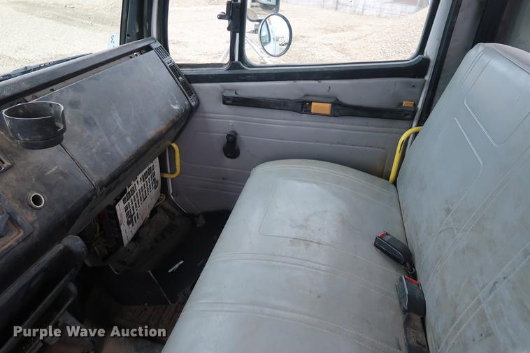 image for item EL9266 2001 Freightliner FL80 digger derrick truck