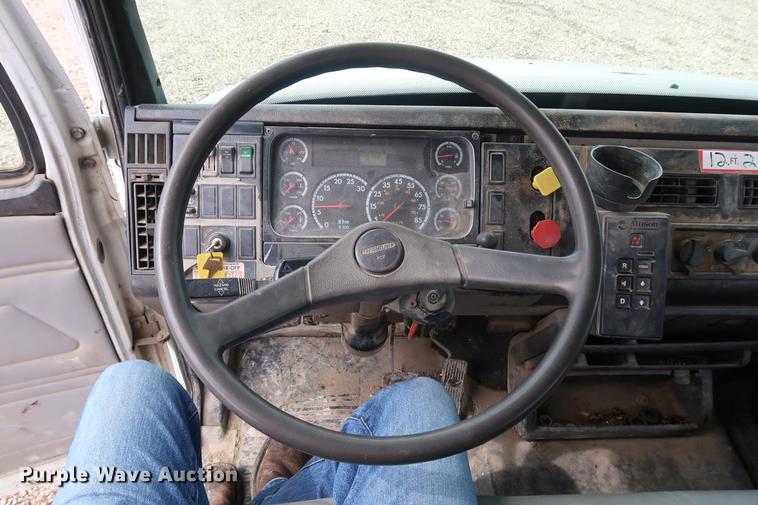 image for item EL9266 2001 Freightliner FL80 digger derrick truck