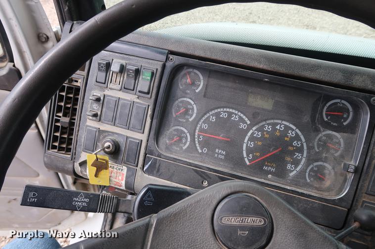 image for item EL9266 2001 Freightliner FL80 digger derrick truck