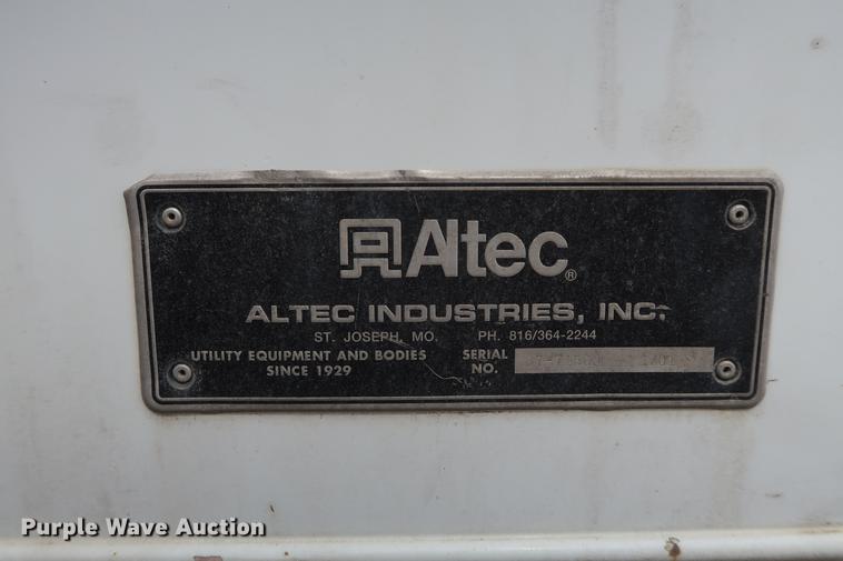 image for item EL9266 2001 Freightliner FL80 digger derrick truck