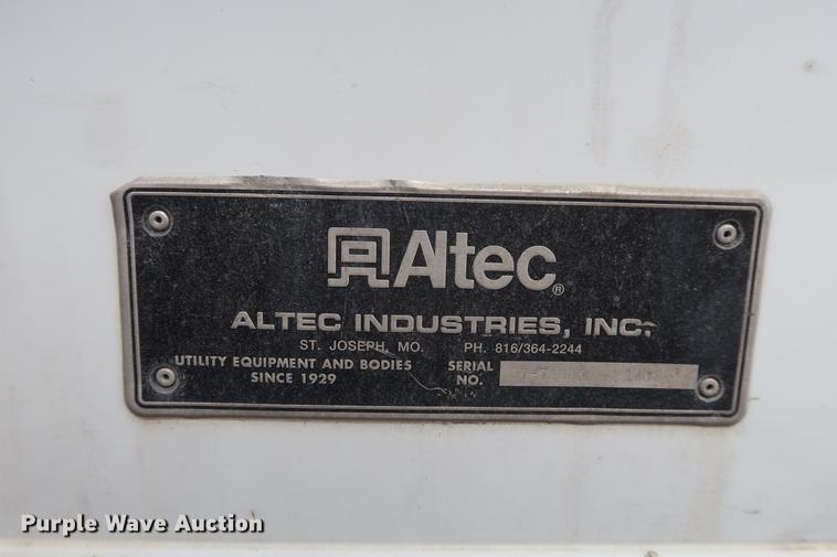 image for item EL9266 2001 Freightliner FL80 digger derrick truck