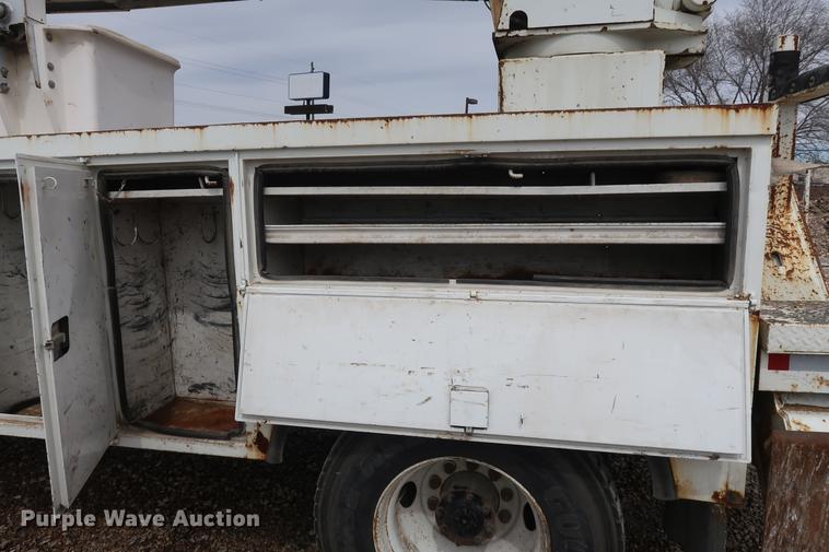 image for item EL9266 2001 Freightliner FL80 digger derrick truck