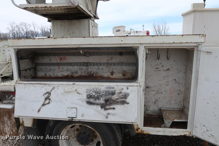 image for item EL9266 2001 Freightliner FL80 digger derrick truck