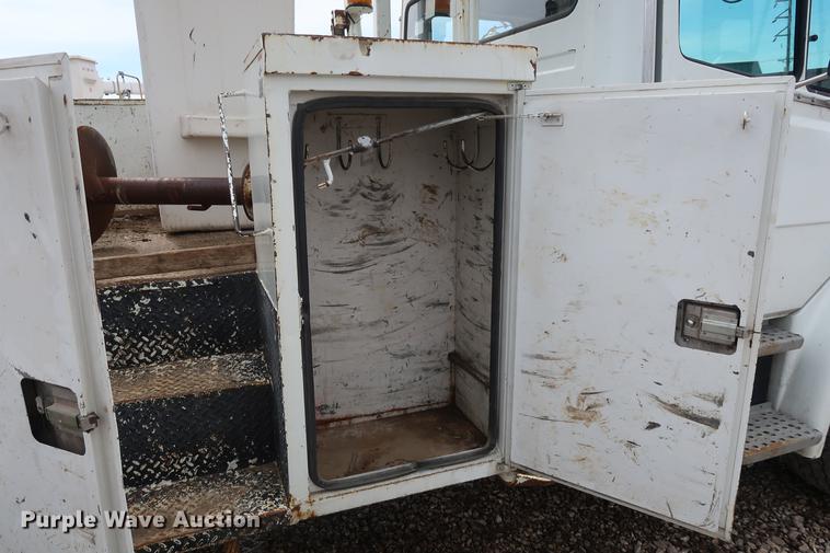 image for item EL9266 2001 Freightliner FL80 digger derrick truck