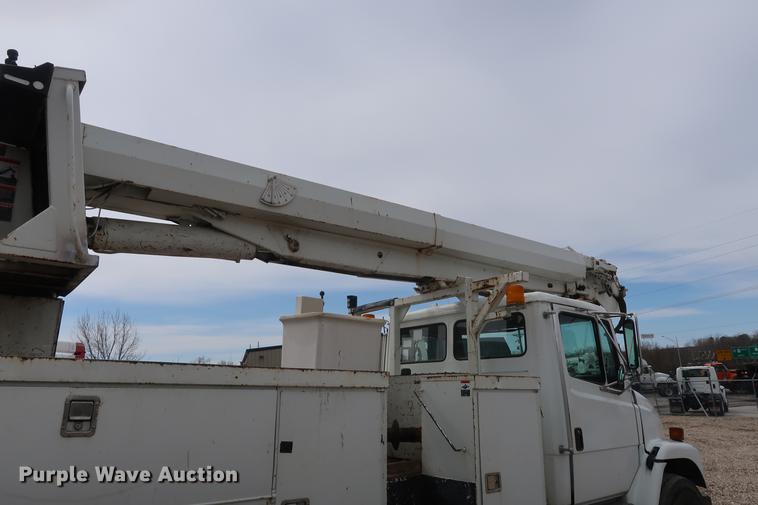 image for item EL9266 2001 Freightliner FL80 digger derrick truck