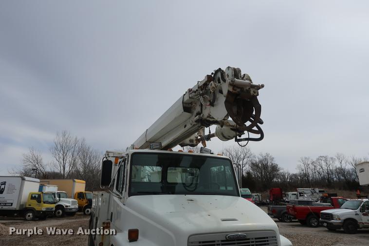 image for item EL9266 2001 Freightliner FL80 digger derrick truck
