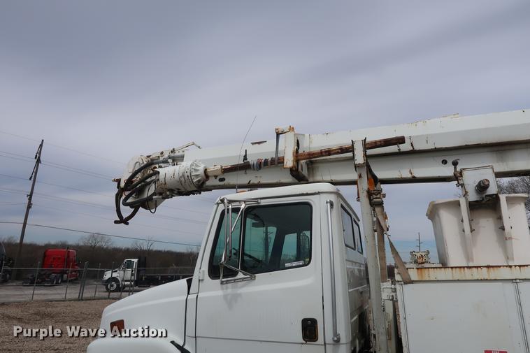 image for item EL9266 2001 Freightliner FL80 digger derrick truck