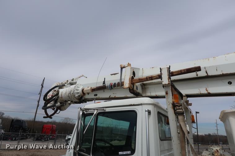 image for item EL9266 2001 Freightliner FL80 digger derrick truck