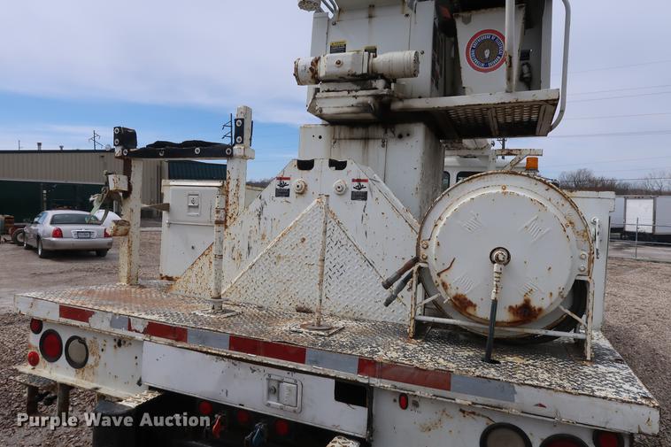 image for item EL9266 2001 Freightliner FL80 digger derrick truck