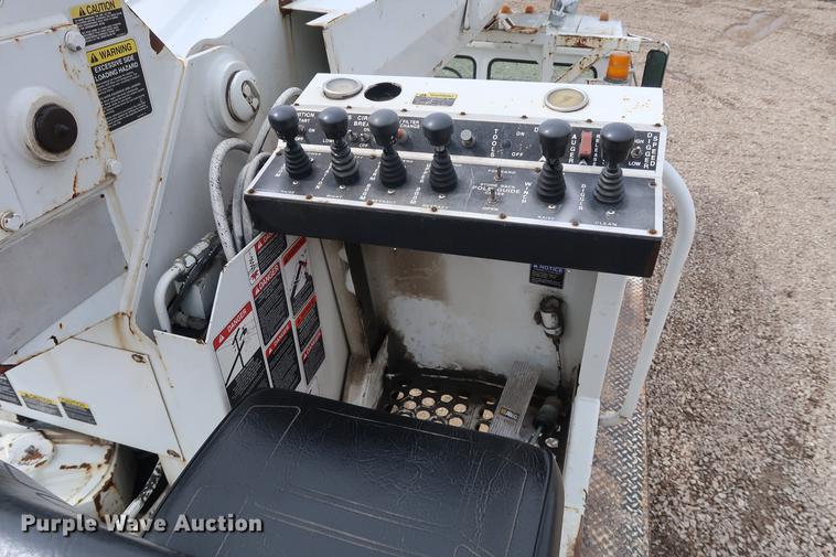 image for item EL9266 2001 Freightliner FL80 digger derrick truck