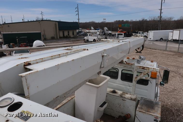 image for item EL9266 2001 Freightliner FL80 digger derrick truck