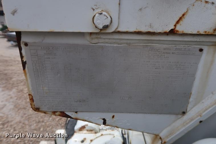 image for item EL9266 2001 Freightliner FL80 digger derrick truck