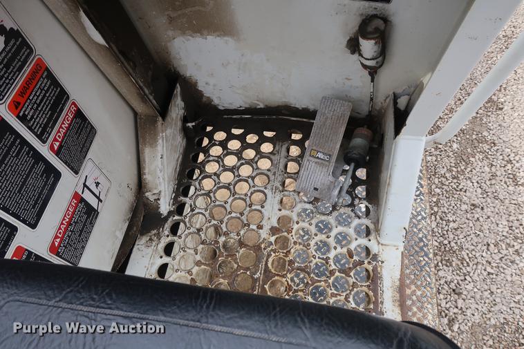 image for item EL9266 2001 Freightliner FL80 digger derrick truck