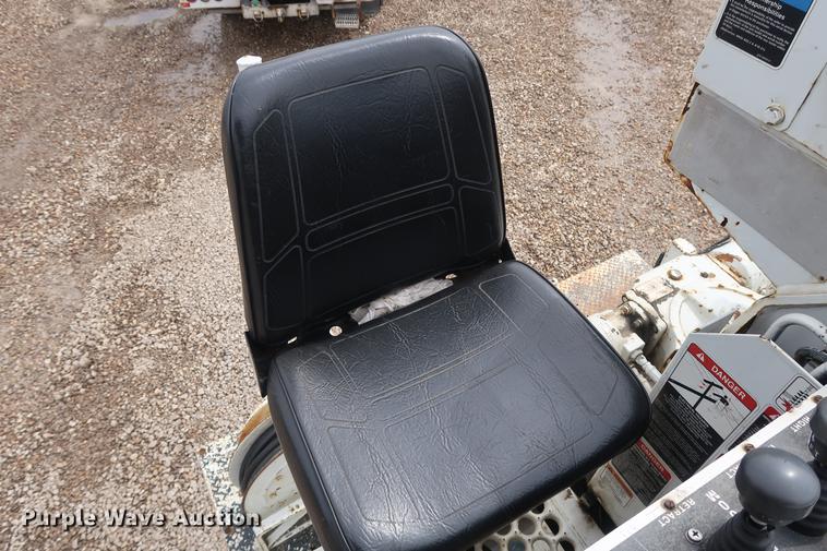 image for item EL9266 2001 Freightliner FL80 digger derrick truck