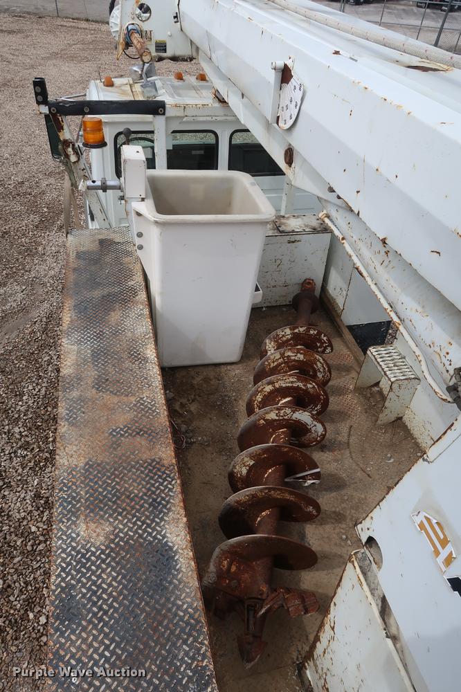 image for item EL9266 2001 Freightliner FL80 digger derrick truck