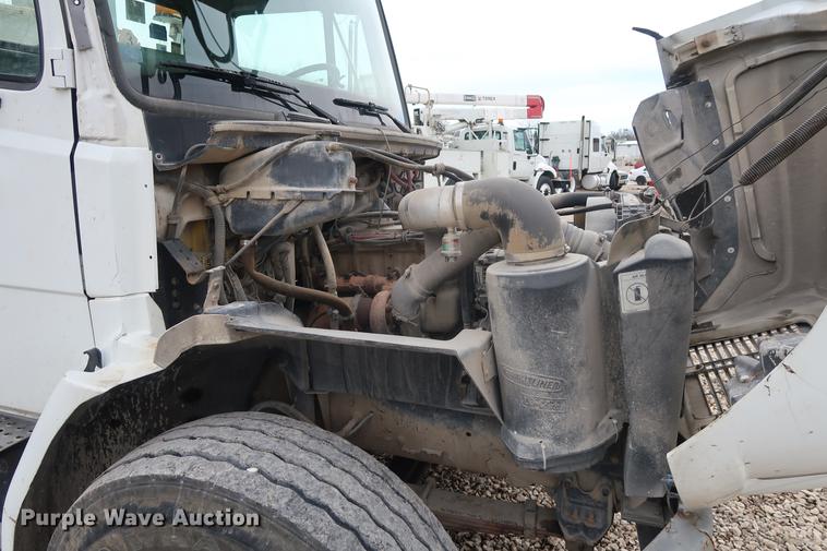 image for item EL9266 2001 Freightliner FL80 digger derrick truck