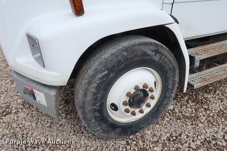 image for item EL9266 2001 Freightliner FL80 digger derrick truck