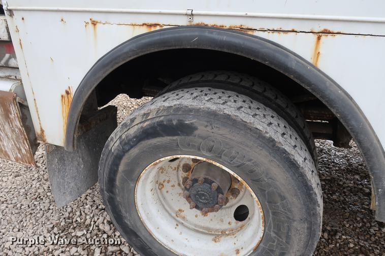 image for item EL9266 2001 Freightliner FL80 digger derrick truck