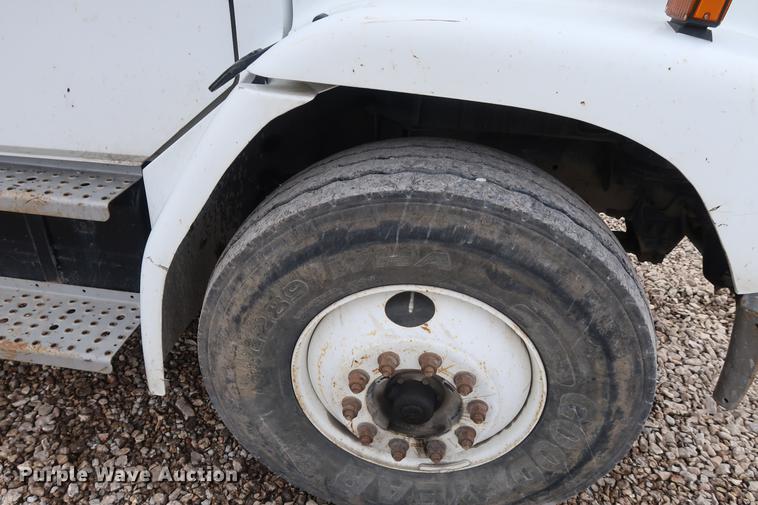 image for item EL9266 2001 Freightliner FL80 digger derrick truck