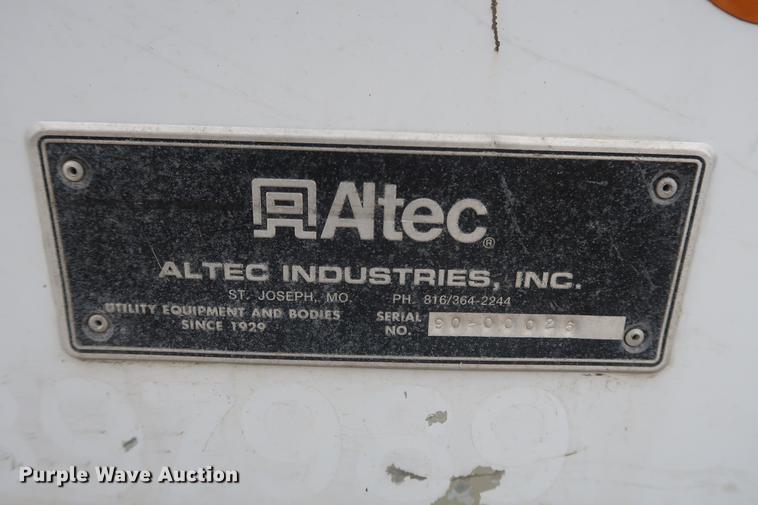 image for item EL9267 2005 International DuraStar 4300 digger derrick truck