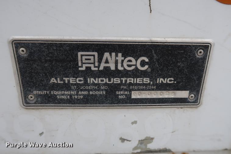 image for item EL9267 2005 International DuraStar 4300 digger derrick truck