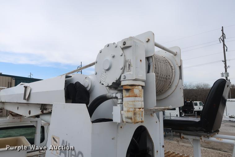 image for item EL9267 2005 International DuraStar 4300 digger derrick truck