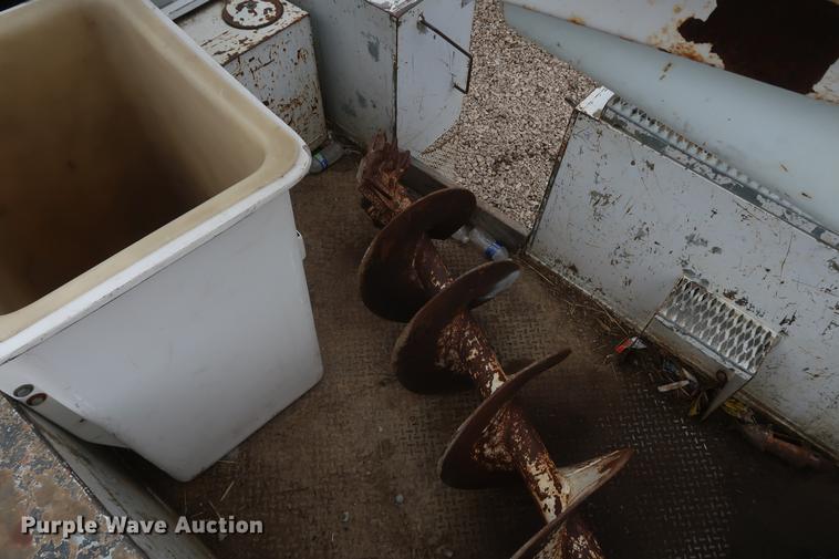 image for item EL9267 2005 International DuraStar 4300 digger derrick truck