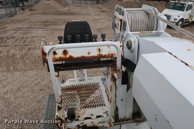 image for item EL9267 2005 International DuraStar 4300 digger derrick truck