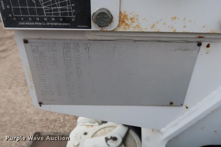 image for item EL9267 2005 International DuraStar 4300 digger derrick truck