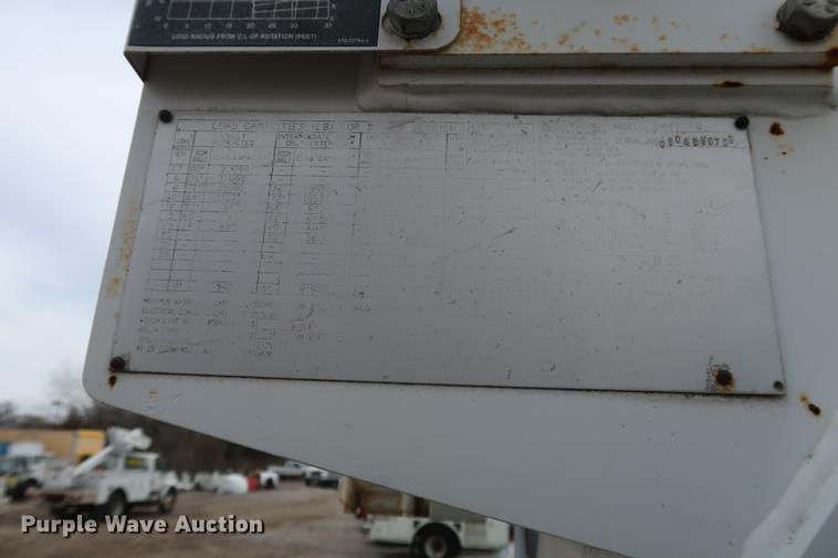 image for item EL9267 2005 International DuraStar 4300 digger derrick truck