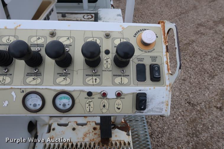 image for item EL9267 2005 International DuraStar 4300 digger derrick truck