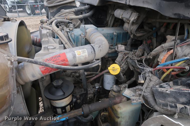 image for item EL9267 2005 International DuraStar 4300 digger derrick truck