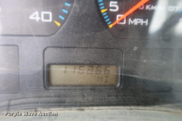 image for item EL9267 2005 International DuraStar 4300 digger derrick truck