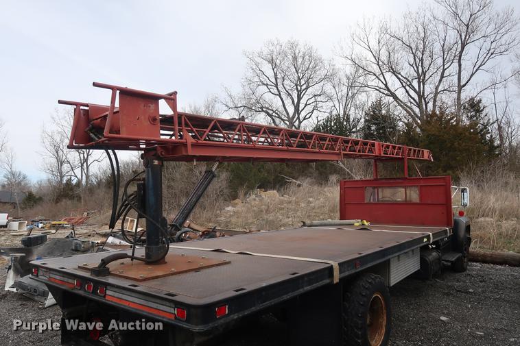 image for item EL9268 1984 Ford F600G conveyor truck