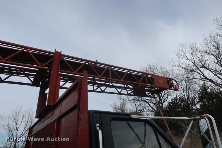 image for item EL9268 1984 Ford F600G conveyor truck