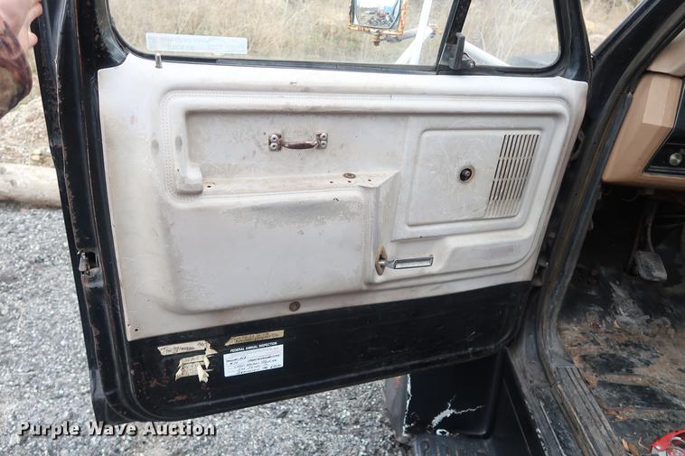 image for item EL9268 1984 Ford F600G conveyor truck