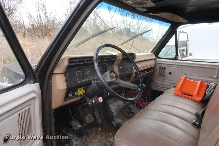 image for item EL9268 1984 Ford F600G conveyor truck