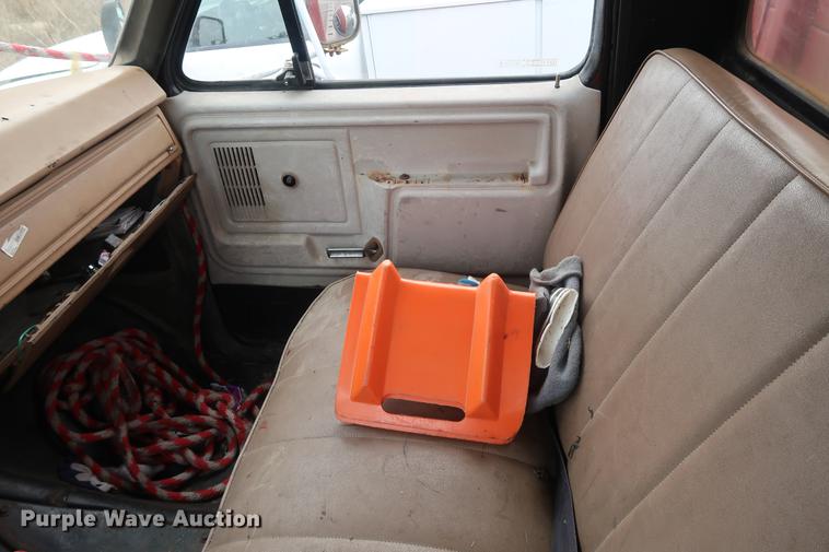 image for item EL9268 1984 Ford F600G conveyor truck