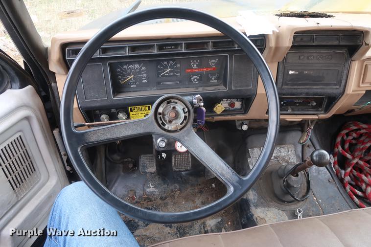 image for item EL9268 1984 Ford F600G conveyor truck