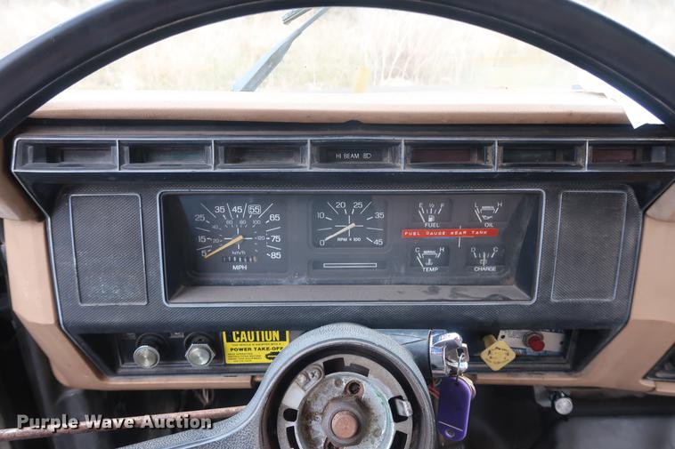 image for item EL9268 1984 Ford F600G conveyor truck