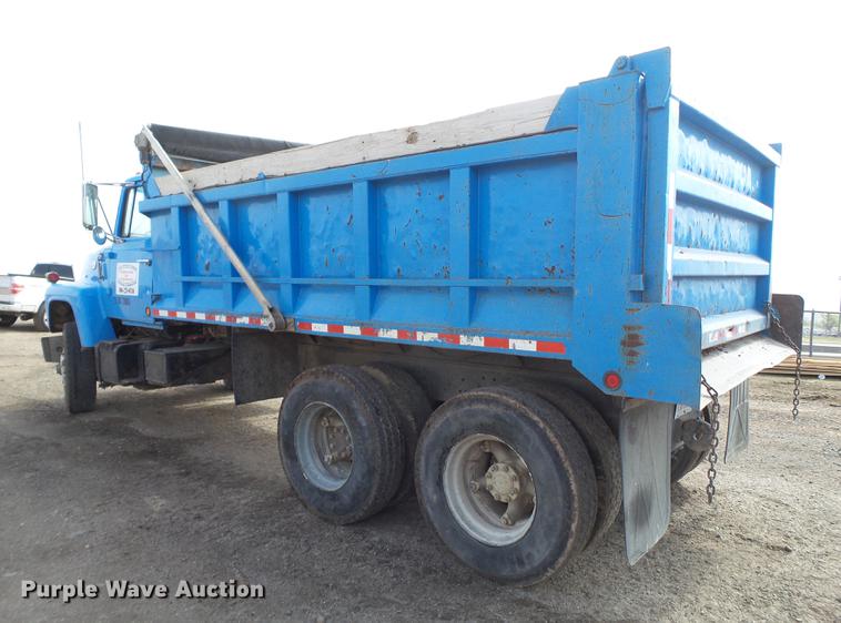 image for item EN9534 1973 Ford 9000 dump truck