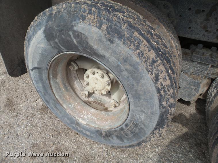 image for item EN9534 1973 Ford 9000 dump truck