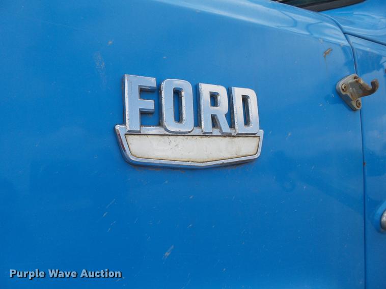 image for item EN9534 1973 Ford 9000 dump truck